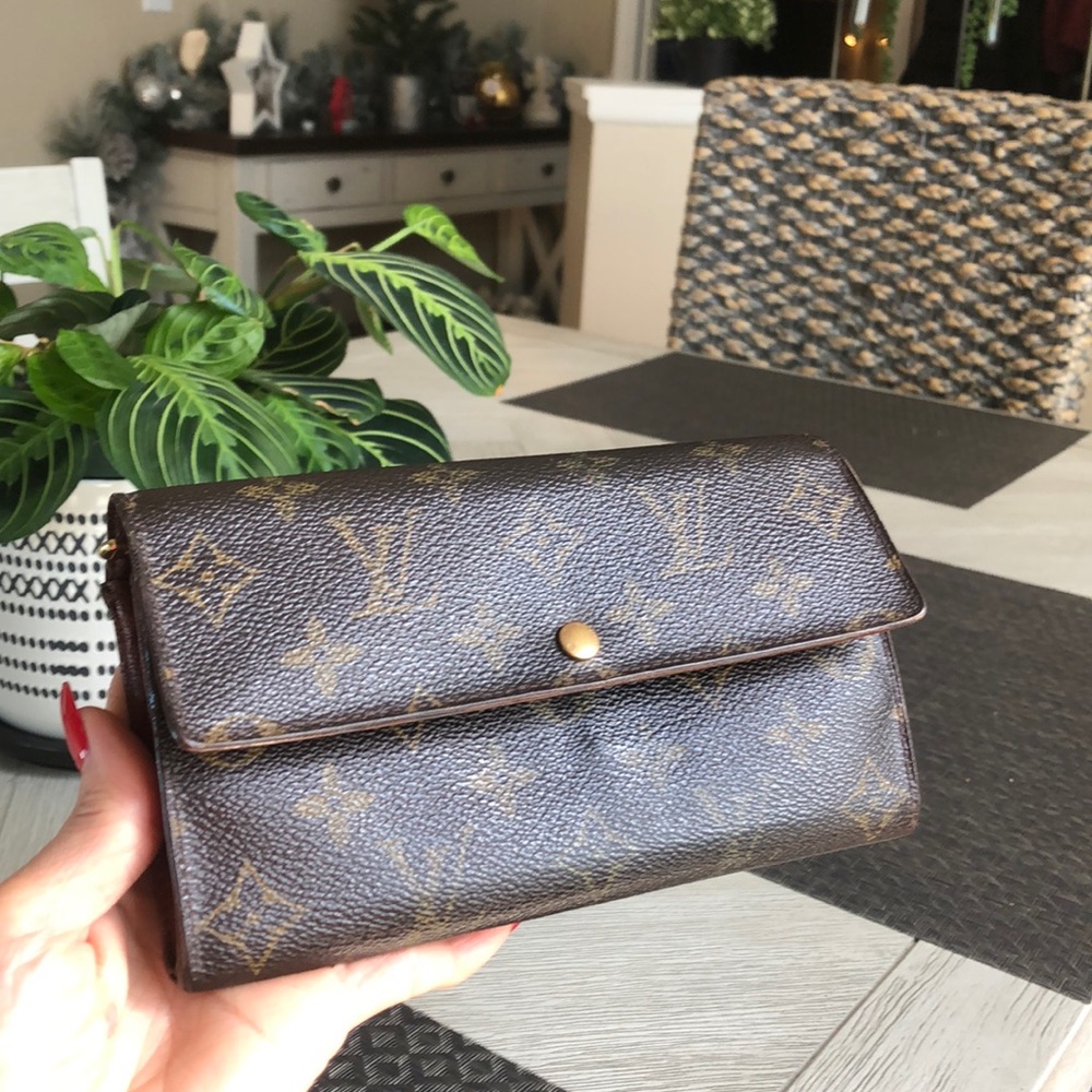 Lv wallets SOLD